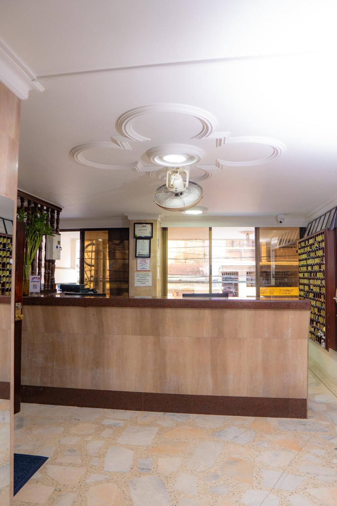 Hotel Steven Buenaventura Kültér fotó